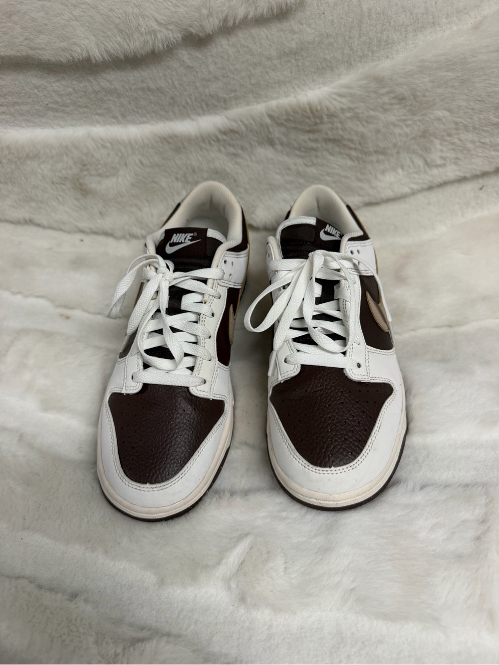 Nike White and Brown Low-Top Sneakers